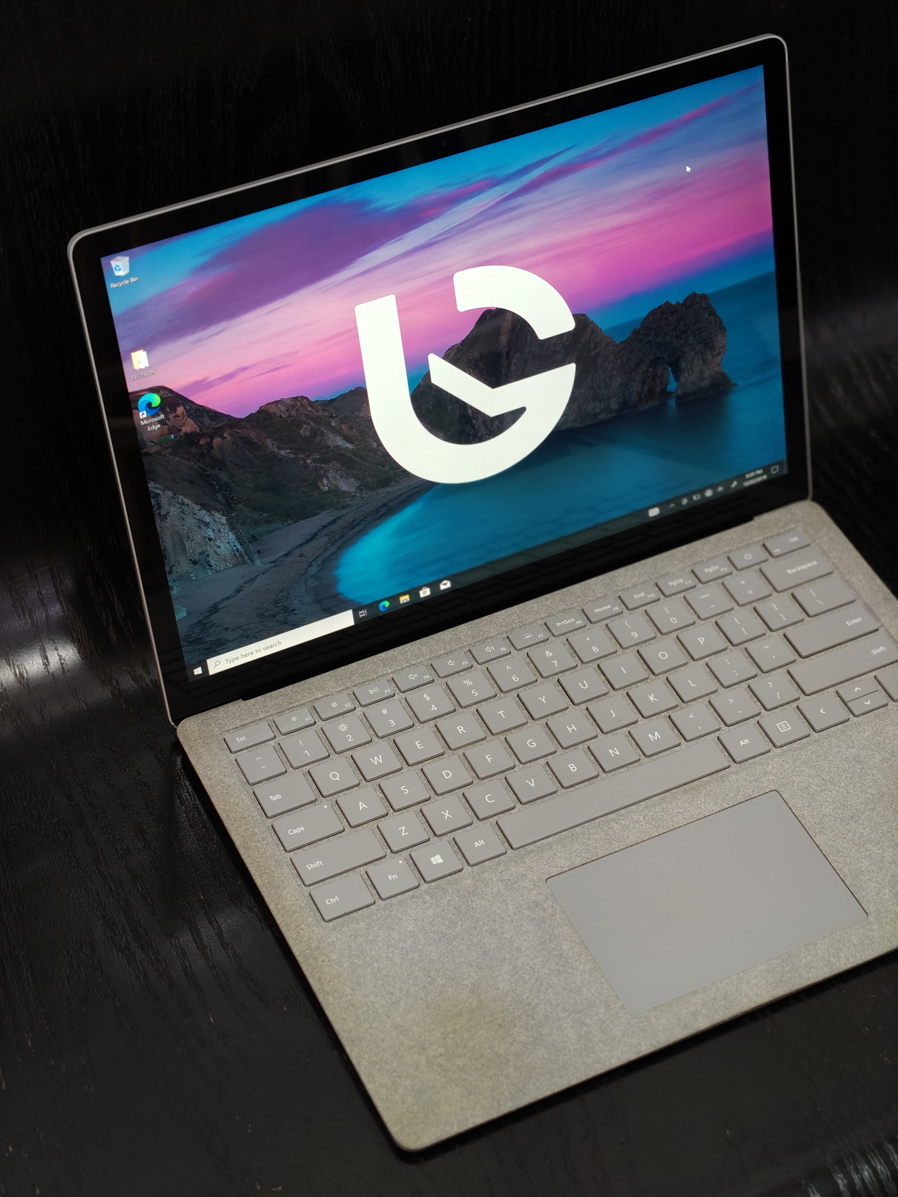 MICROSOFT SURFACE i5-8350U 8 GB 1867 MHz RAM 256 GB NVME SSD STORAGE