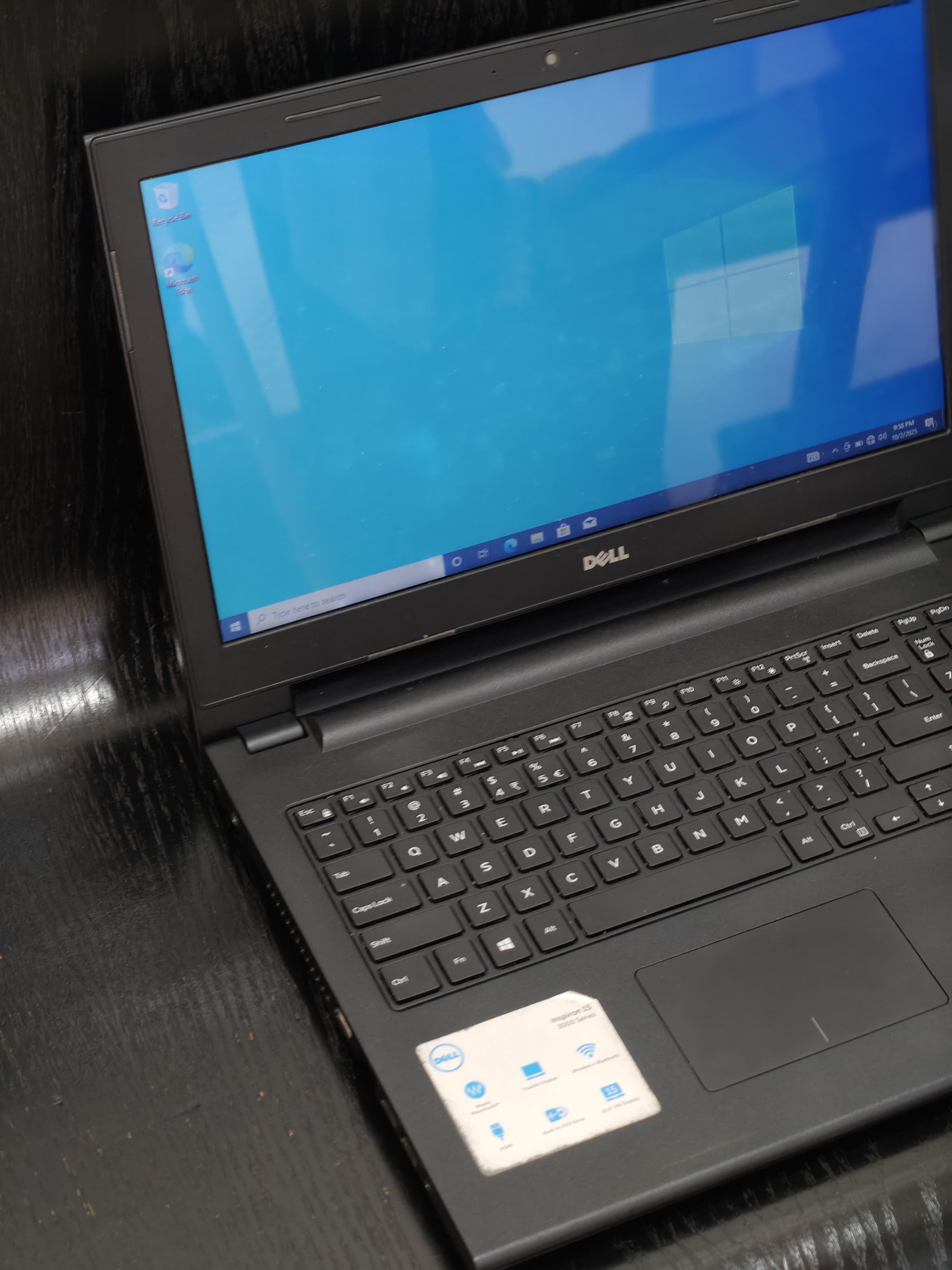DELL INSPIRON 15 I3 5TH  4GB 128 GB