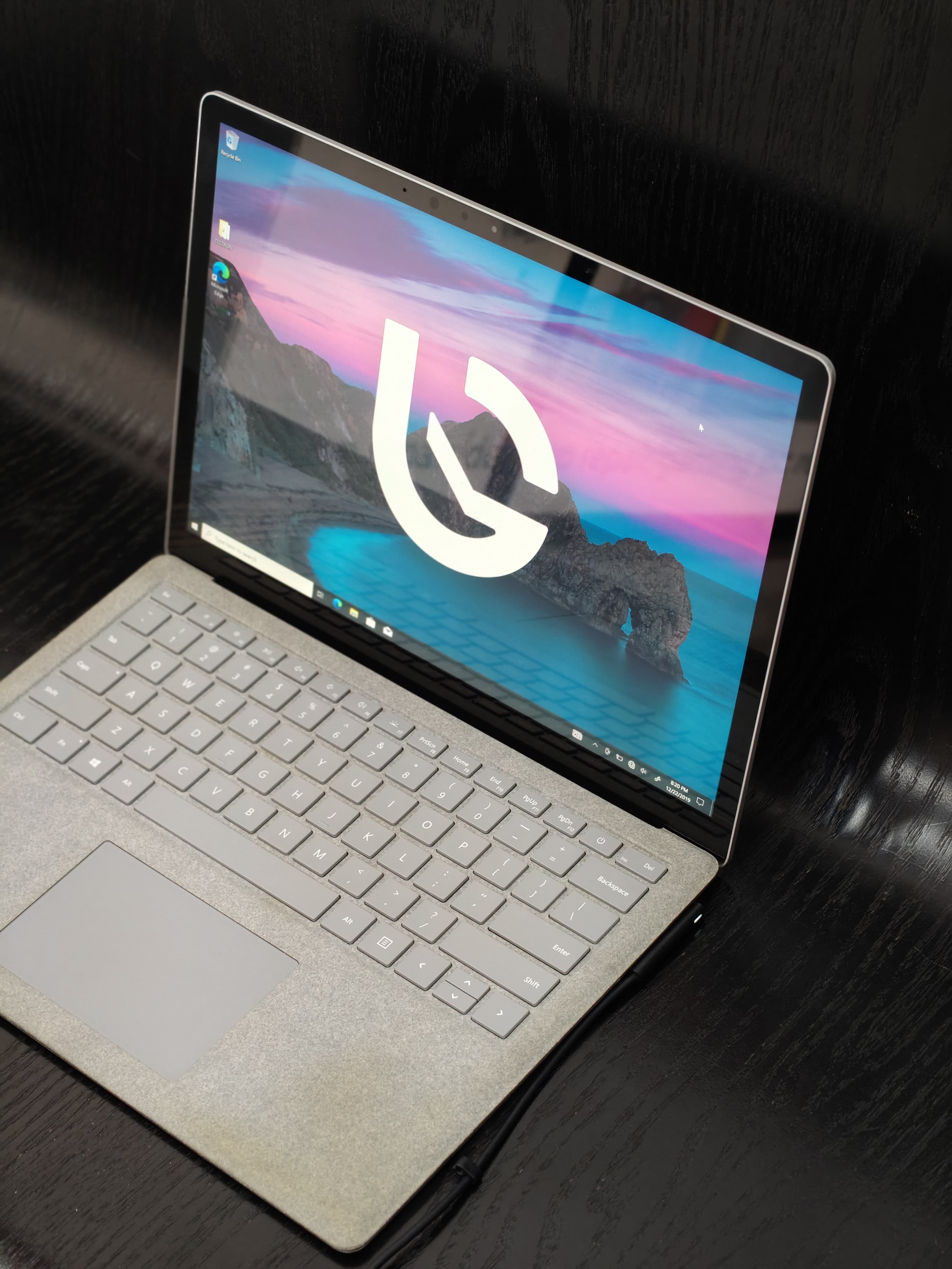 MICROSOFT SURFACE i5-8350U 8 GB 1867 MHz RAM 256 GB NVME SSD STORAGE