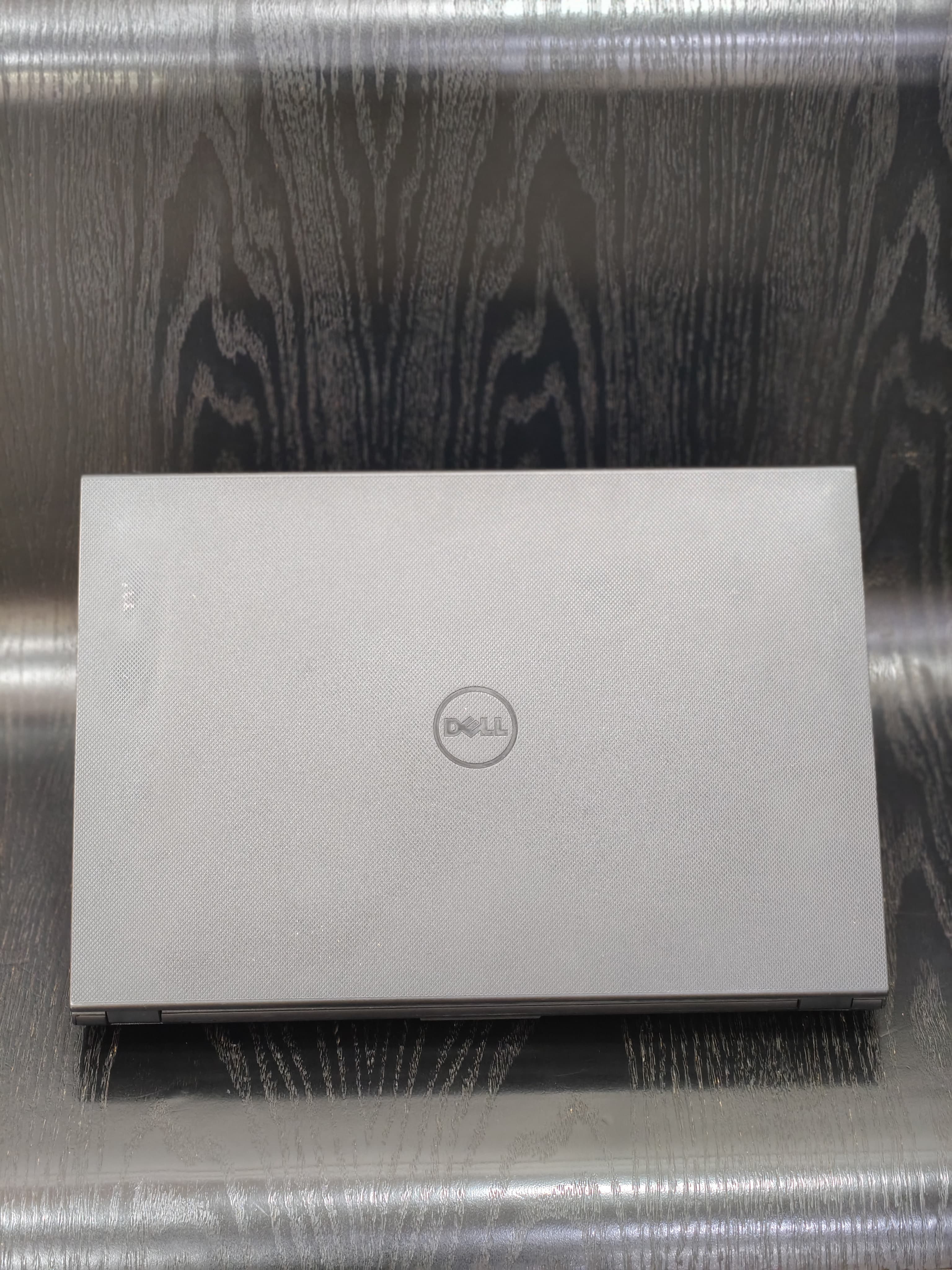 DELL INSPIRON 15 I3 5TH  4GB 128 GB