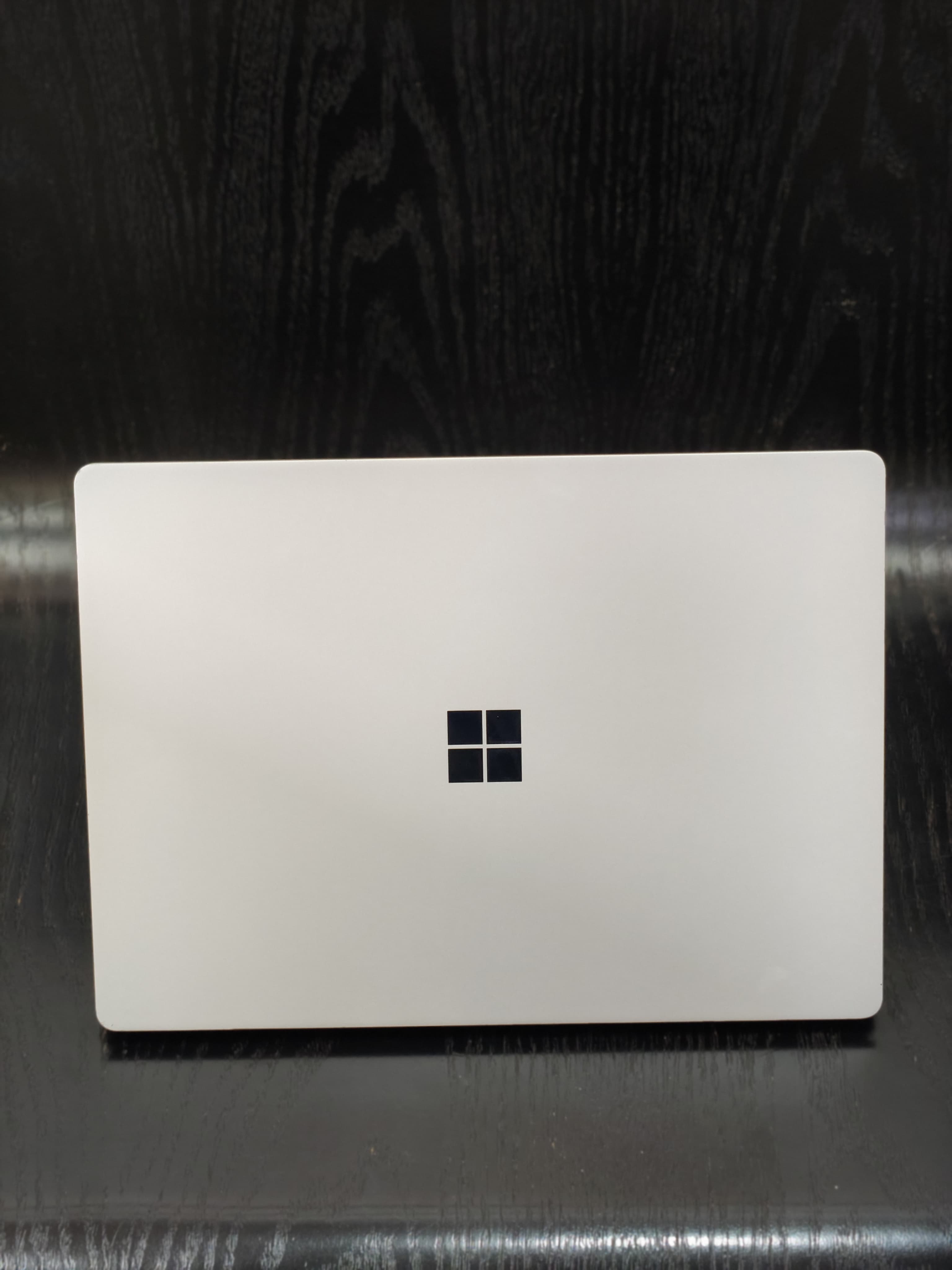 MICROSOFT SURFACE i5-8350U 8 GB 1867 MHz RAM 256 GB NVME SSD STORAGE